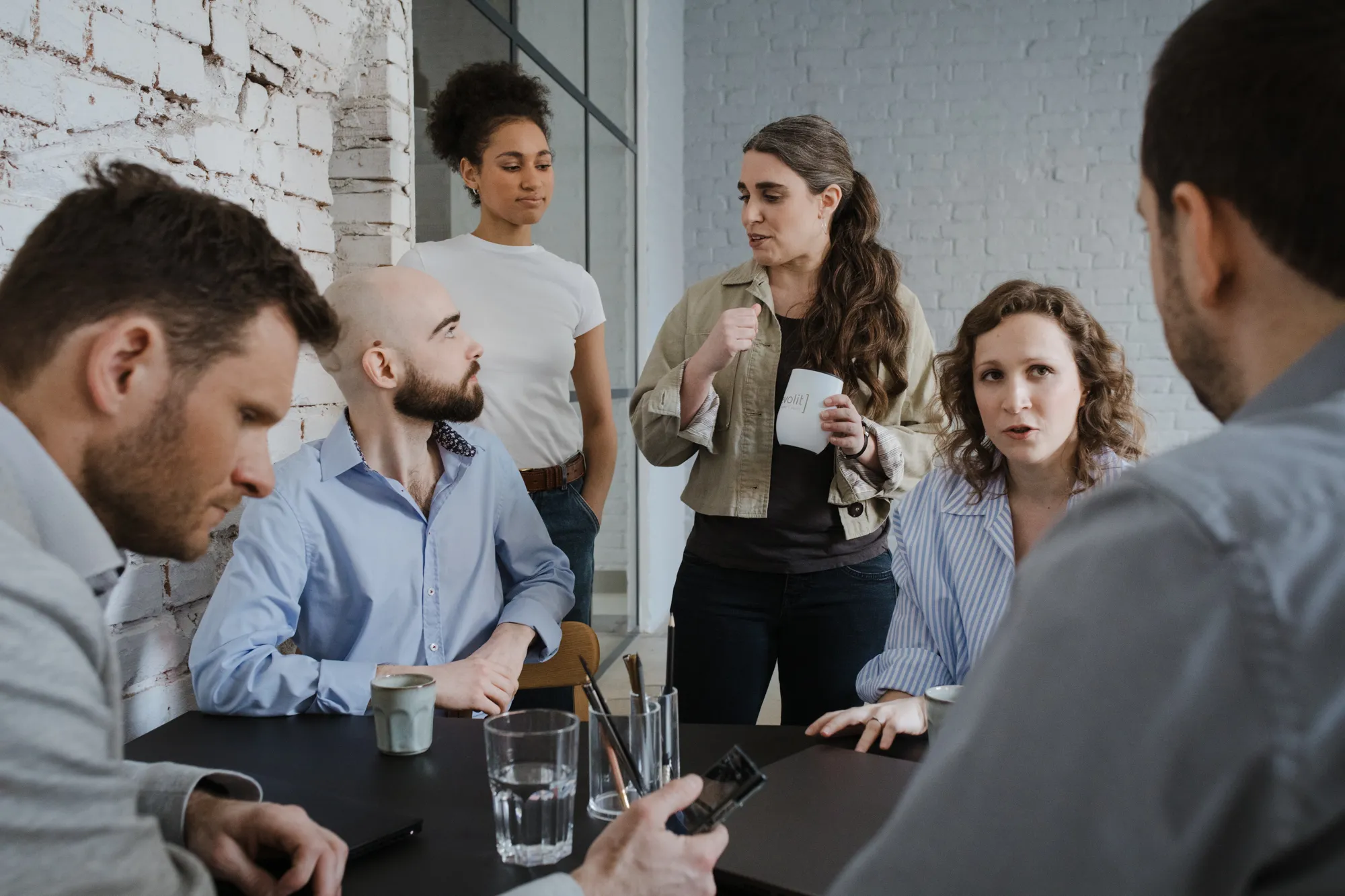 KI im Unternehmen einführen – ja, aber wie anfangen? Antworten für Führungskräfte